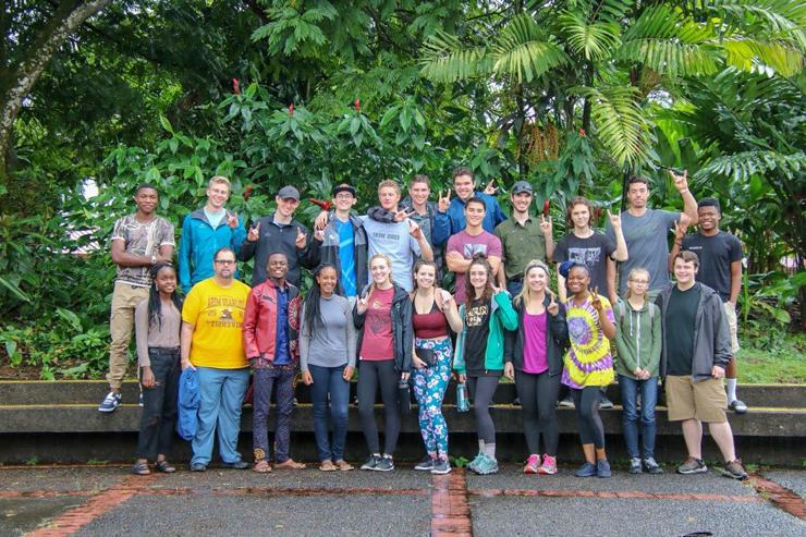International Buiness students in Costa Rica